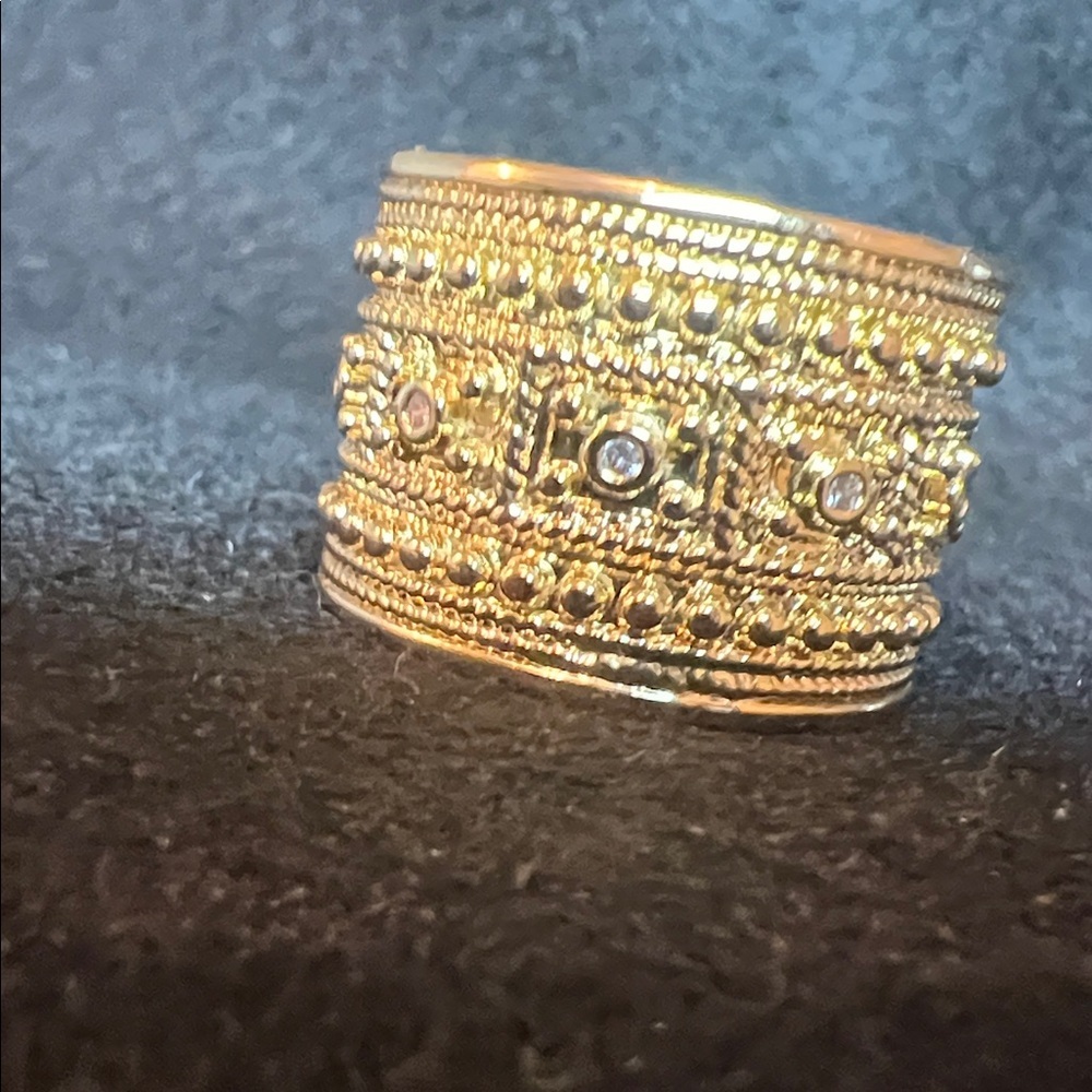 Elegant Gold Ring